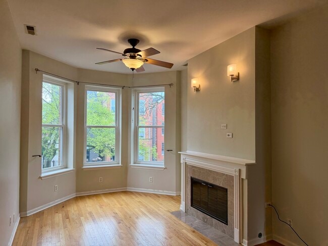 Building Photo - 1350 N Leavitt St