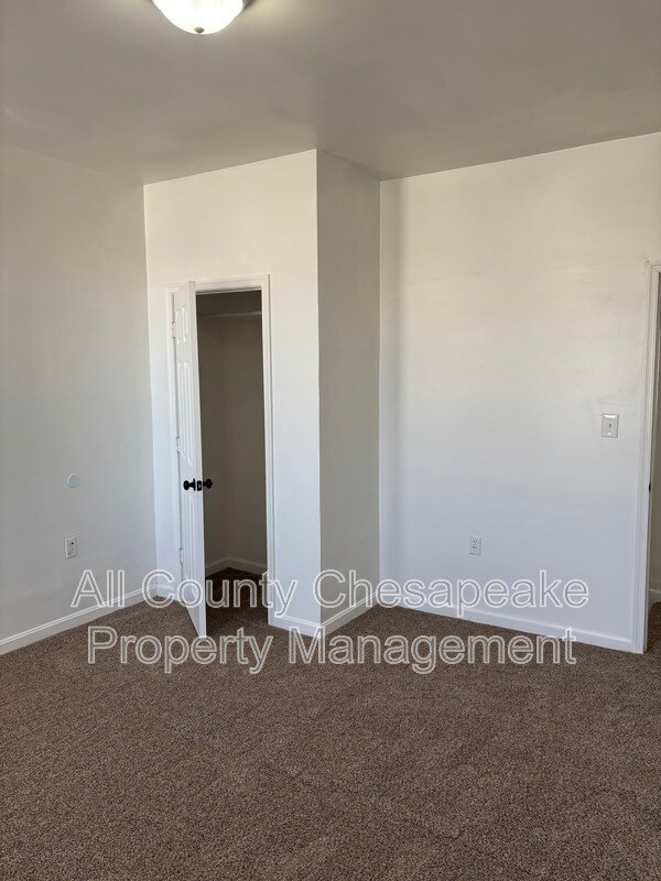 Building Photo - 2023 W Lanvale St