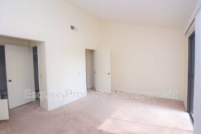 Building Photo - 2032 Birchdale Ct