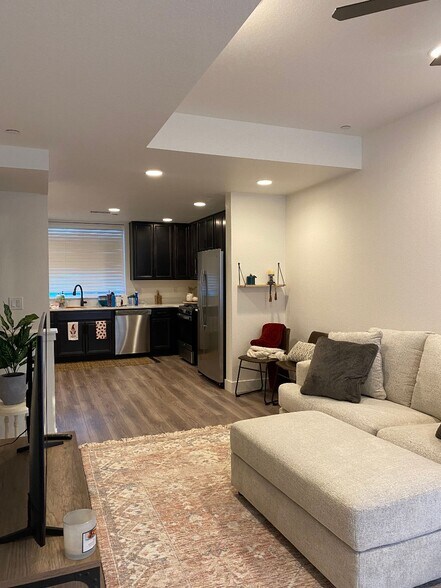 Living Room/Kitchen - 2848 Kendall St