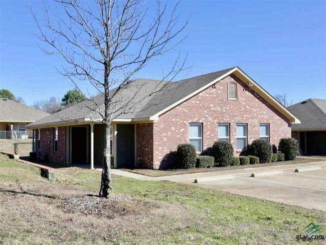 Building Photo - 8620 Mansion Creek