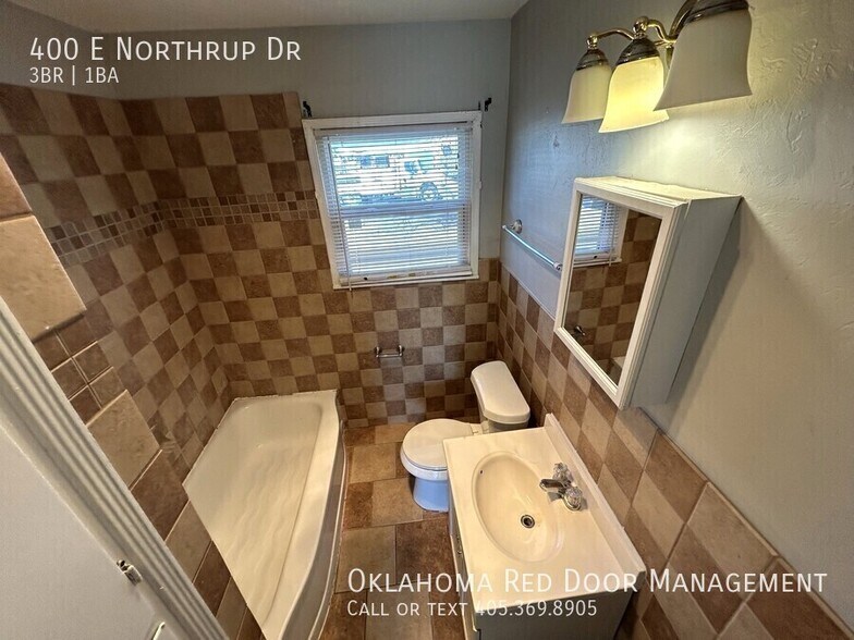 Building Photo - 400 E Northrup Dr