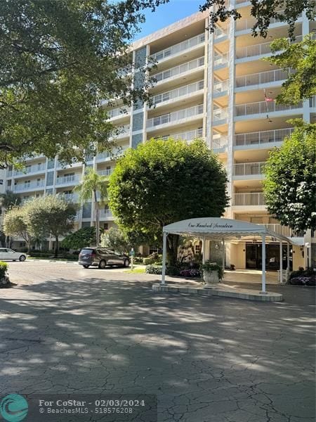 Primary Photo - 3499 Oaks Way