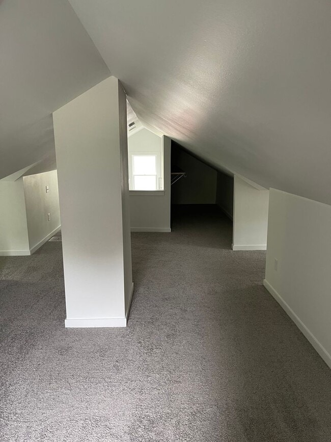 Building Photo - 1728 Northwest Dr