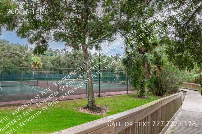 Building Photo - 2606 6th Ct