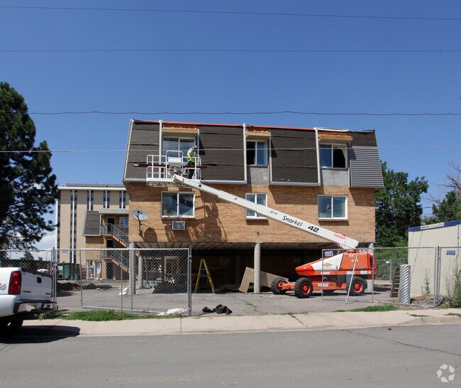 Building Photo - Canterbury East Apartments