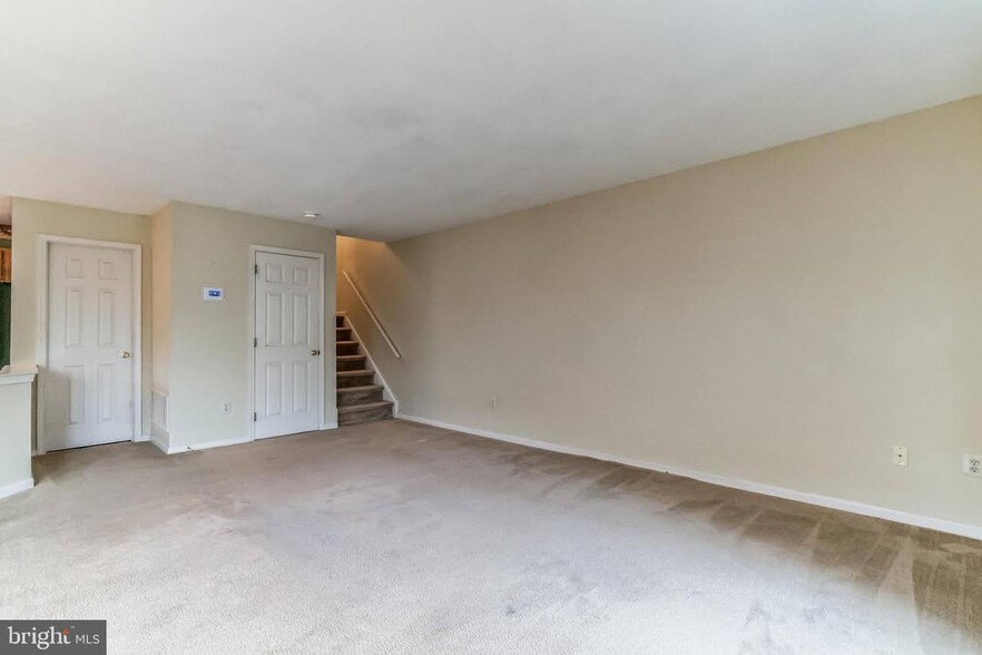 Building Photo - 5103 Drawbridge Ct