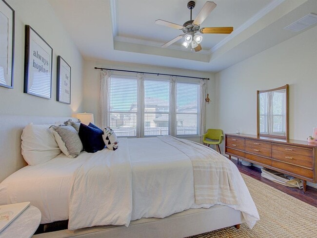 Building Photo - 9928 Aly May Dr