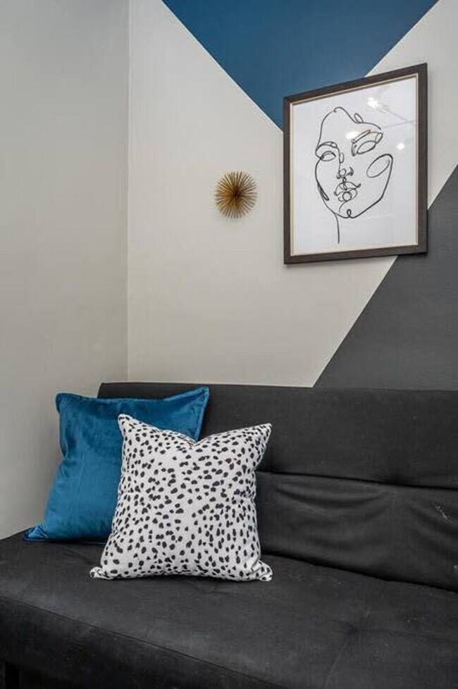 Building Photo - 215 Piedmont Ave NE