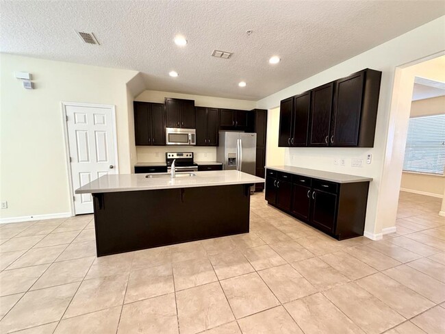 Building Photo - 8568 Dufferin Ln