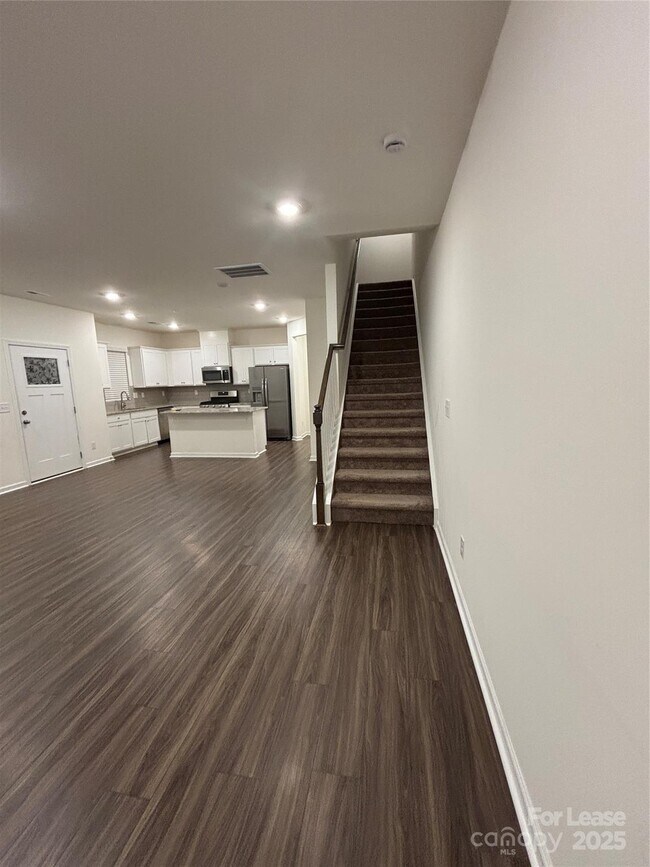 Building Photo - 6043 Rizer Dr