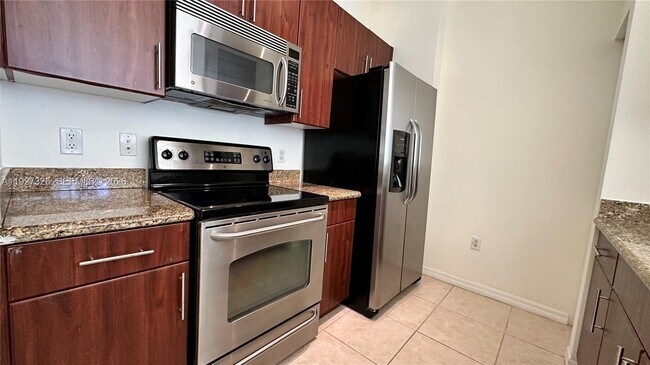 Building Photo - 2401 NE 65th St