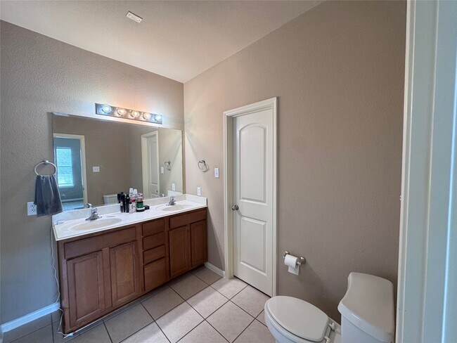 Building Photo - 6026 Starbrook Creek Dr