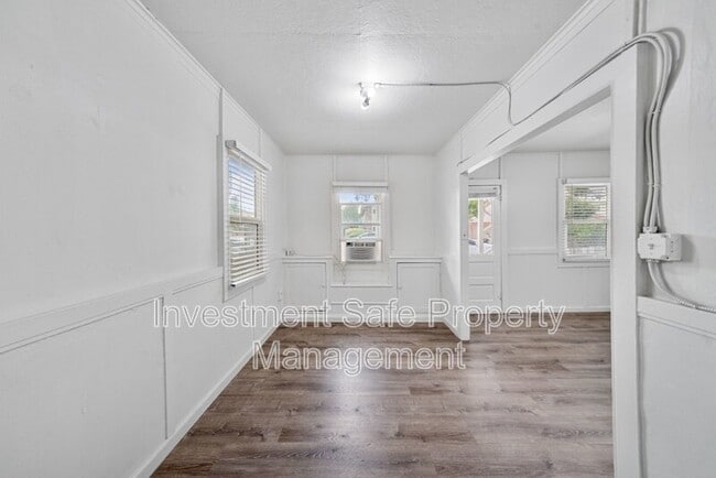 Building Photo - 4653 Utah St
