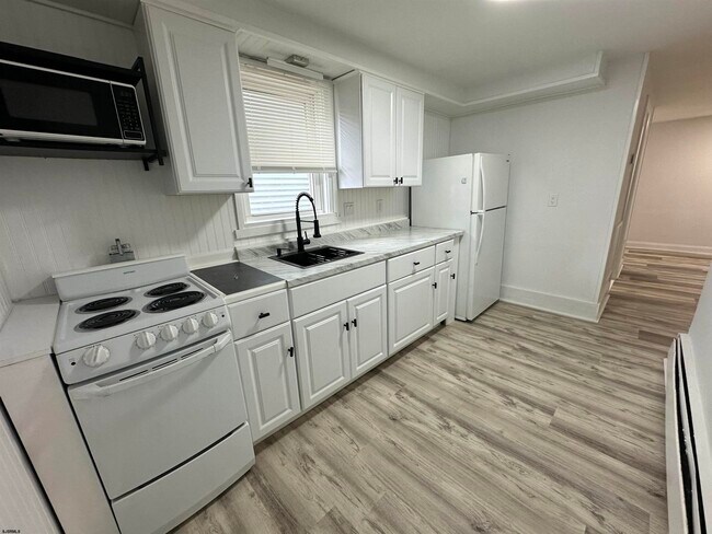 Building Photo - 16 S Washington Ave