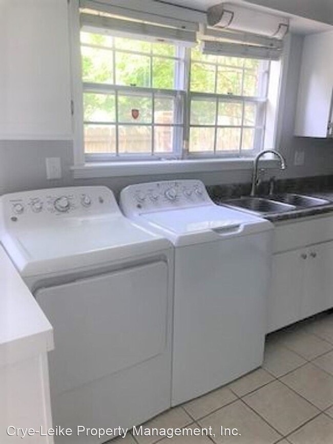 Building Photo - 2 br, 1.5 bath House - 5686 Quince Road # 1