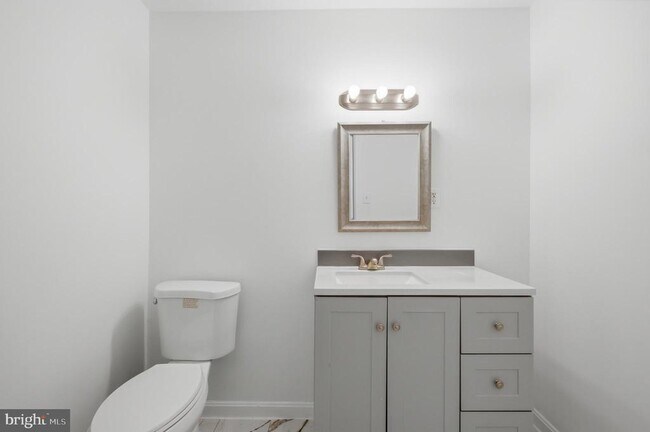 Building Photo - 46601 Carriage Ct