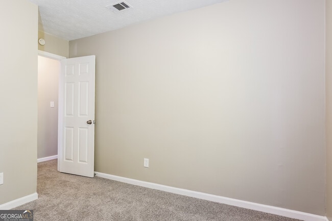 Building Photo - 7383 Fernwood Dr