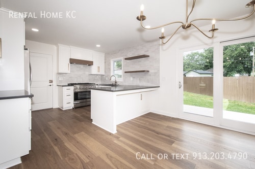 Building Photo - 8400 W 93rd St