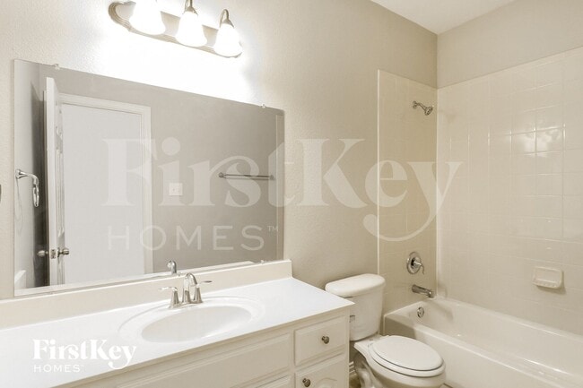 Building Photo - 1601 Lake Pine Dr