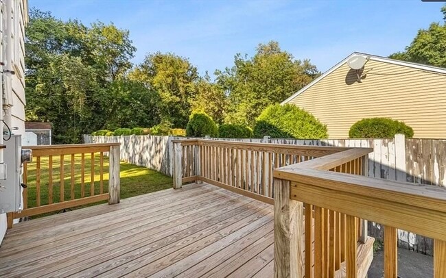 Building Photo - 11 Boyden St