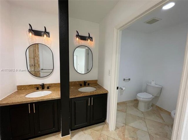 Building Photo - 1395 SW 59th Ave