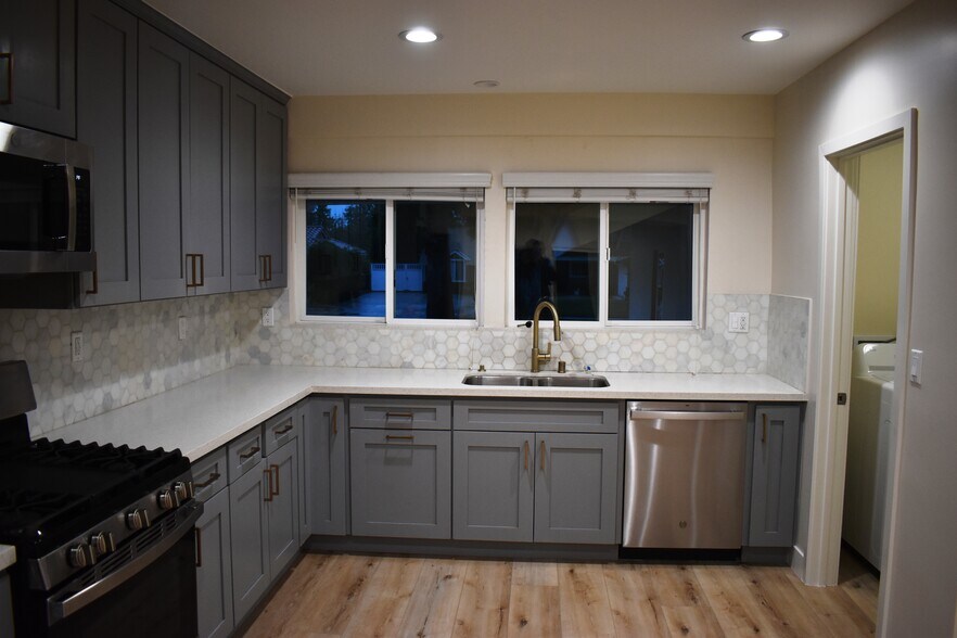 Building Photo - 18343 San Jose St