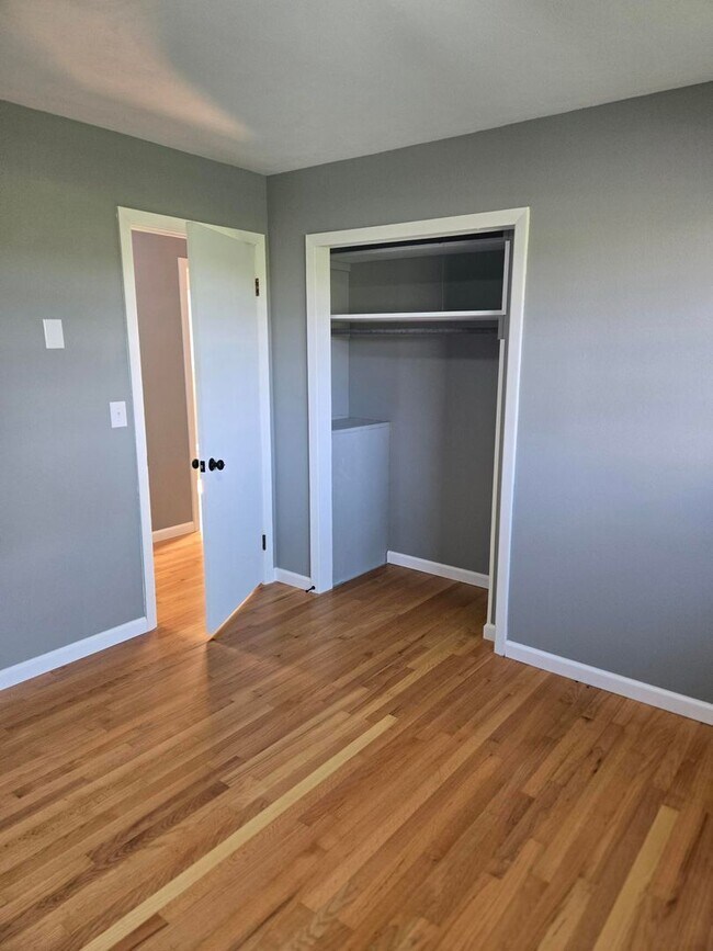 Building Photo - Charming 3-Bedroom Brick Home in Town – Ne...