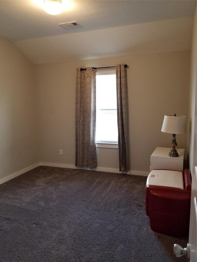 Building Photo - Stunning 5 beds 3 baths in Fort Worth!