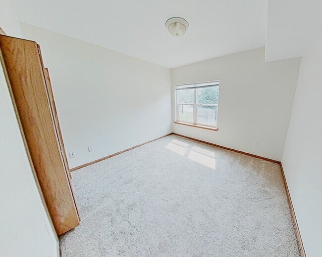 Building Photo - 514 Olive St