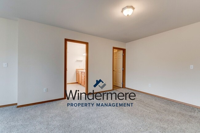 Building Photo - Two story 4 bedroom 2.5 bath Home.