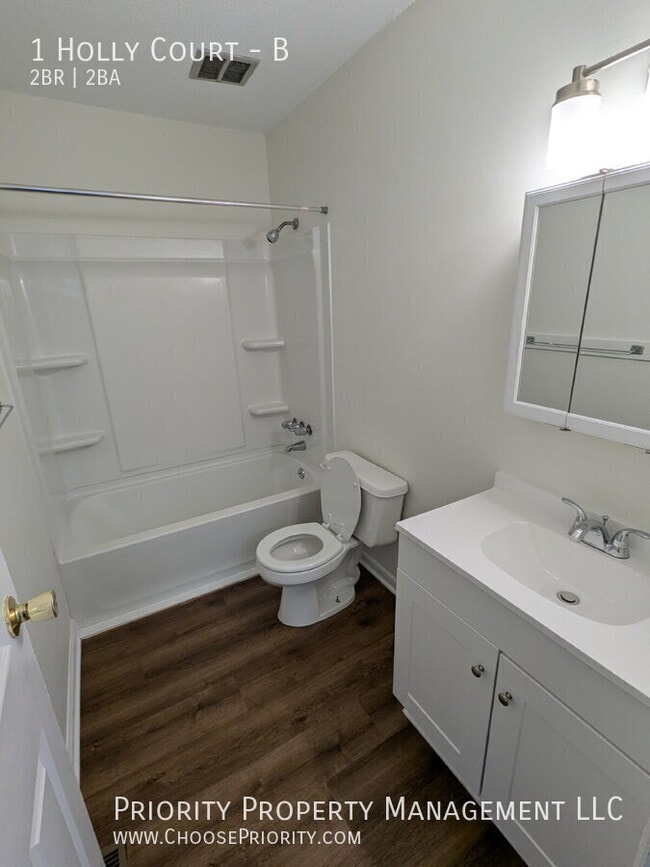 Building Photo - 1 Holly Ct