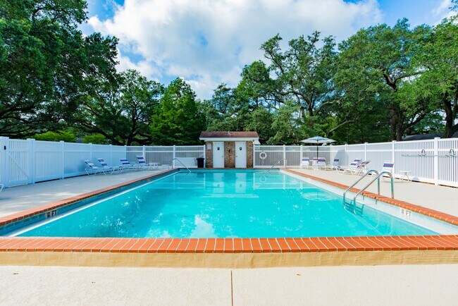 Building Photo - 3307 Kingswood Ct
