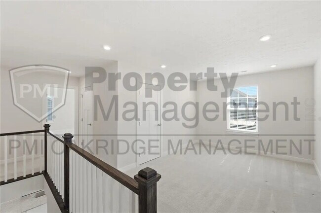 Building Photo - 3 Bed 3 1/2 Bath Single Family Home with Attached 2 Car Garage