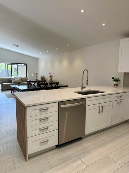 Building Photo - 22670 Vistawood Way