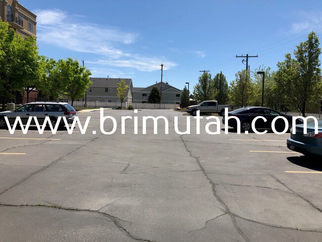 Building Photo - 3944 S 900 E