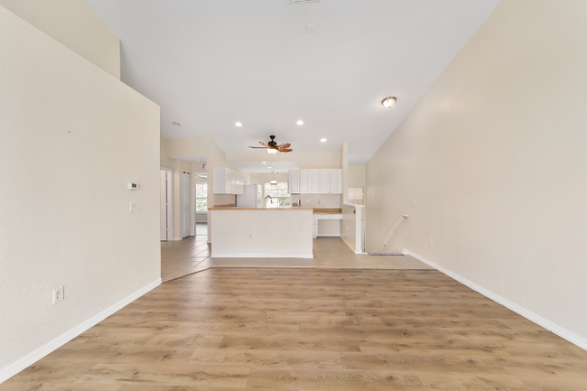 Building Photo - 5436 Admiral Way
