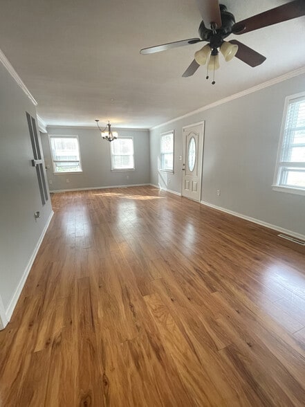Building Photo - 4705 Oak Grove Rd