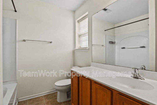 Building Photo - 412 Truman Dr