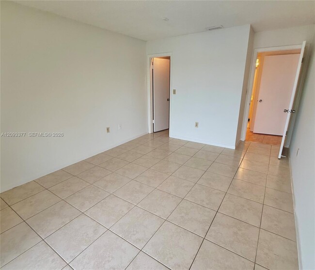 Building Photo - 5200 NW 31st Ave