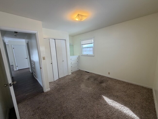 Building Photo - 209 W 26th Ave