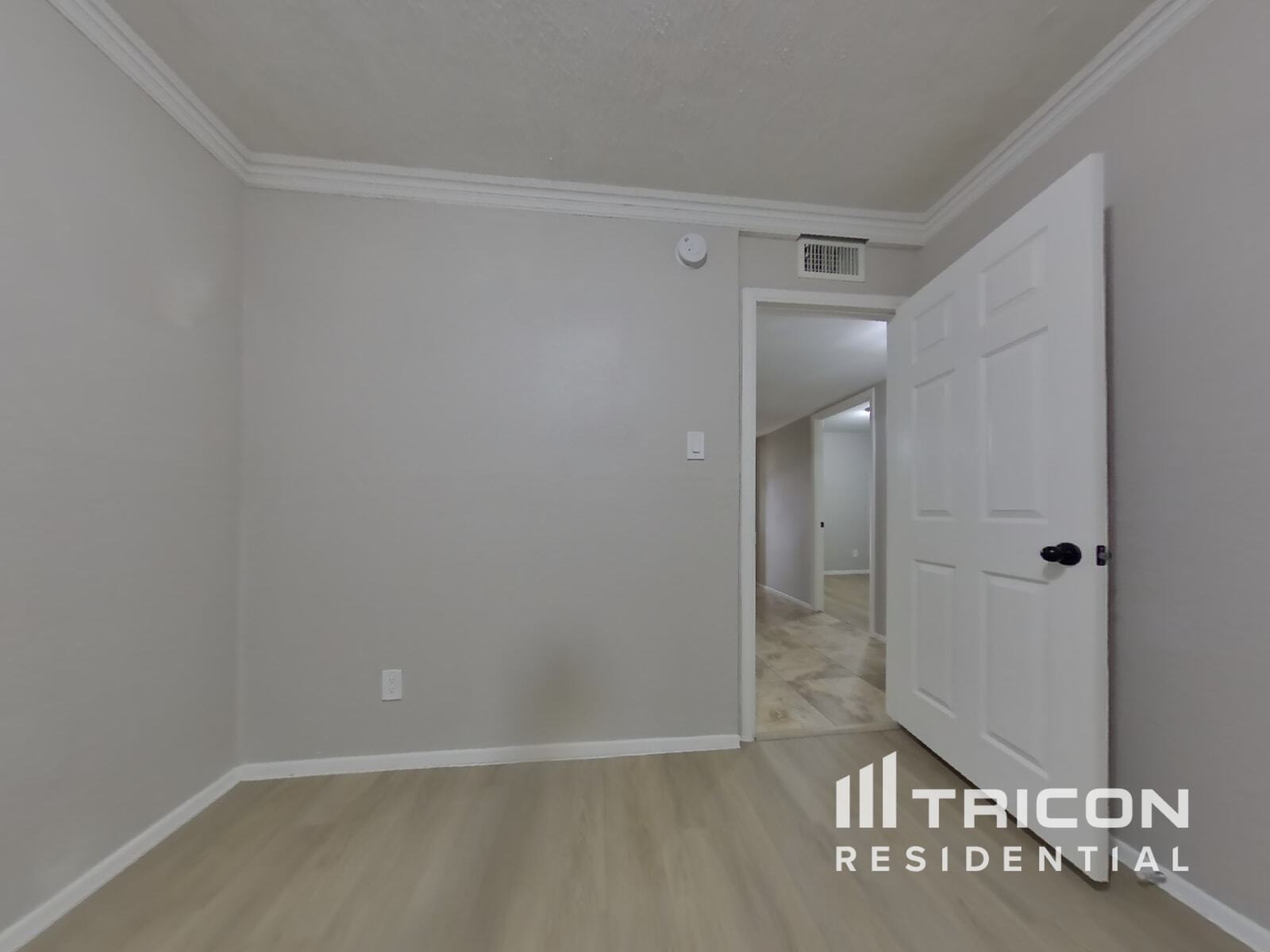 Building Photo - 15253 N 53rd Ave
