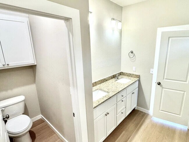 Building Photo - Pet-Friendly 3-Bed Home in Edmond - Move-In Ready!