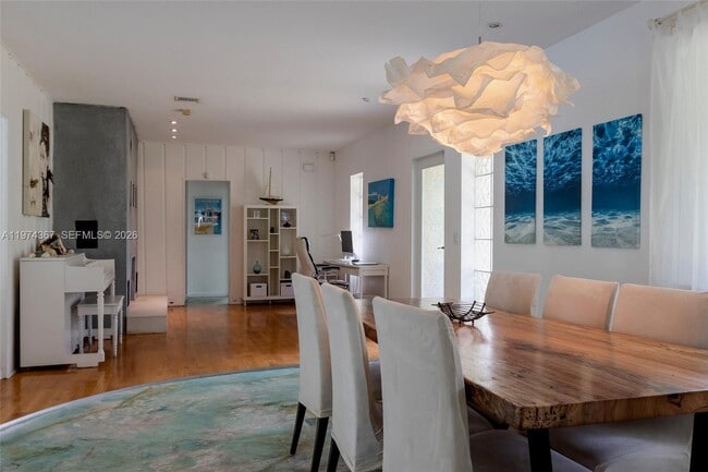 Building Photo - 750 NE 120th St