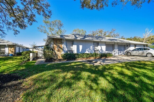 Building Photo - 23325 Club Villas Dr