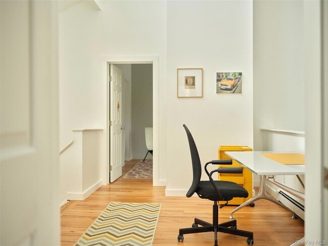 Building Photo - 285 Circle Rd