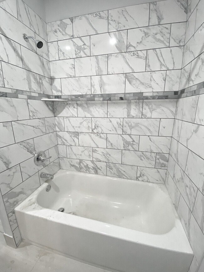 Building Photo - 124 South 19th Street, Unit 24-2R