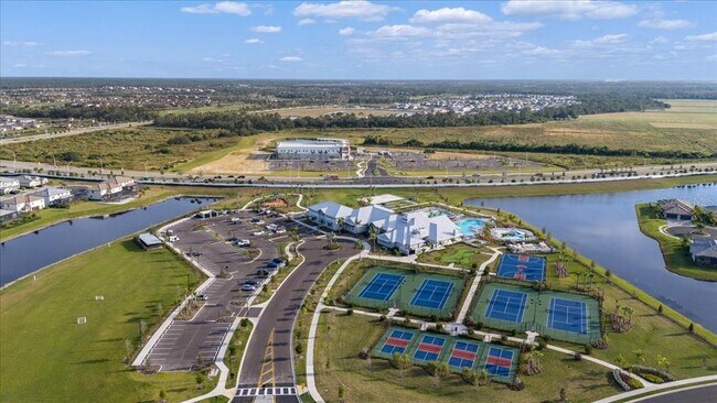 Building Photo - 15713 Sunny Day Dr