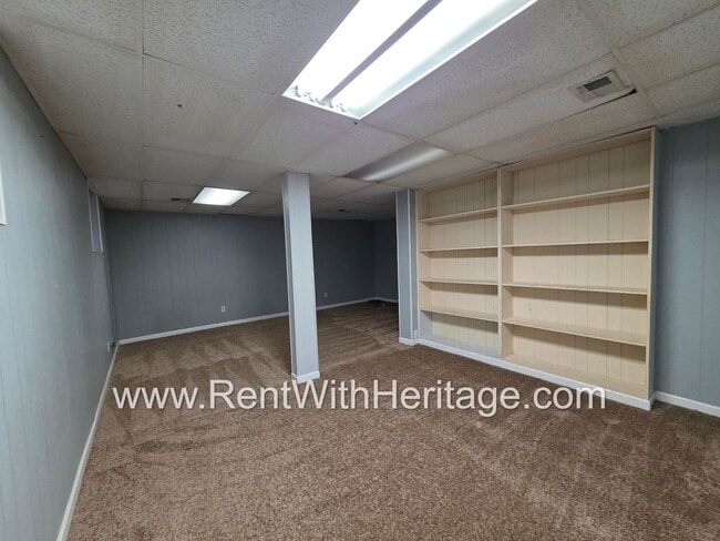 Building Photo - GREAT NEWS! 3 BEDROOM/ 2 BATH HOME WITH PARTIAL FINISHED BASEMENT