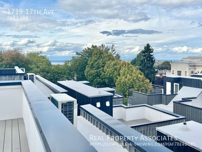 Building Photo - 1719 17th Ave